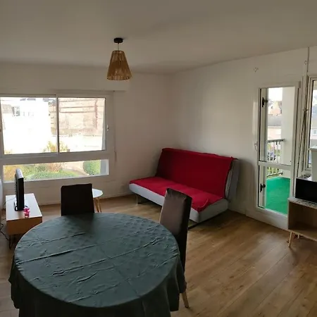 Avec Terrasse Sur Le Port * 费康